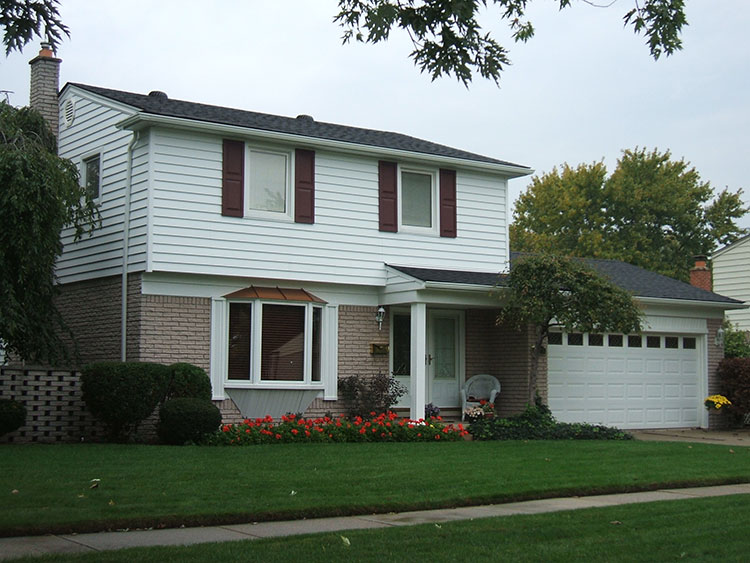 New-siding-installation-project-in-Taylor
