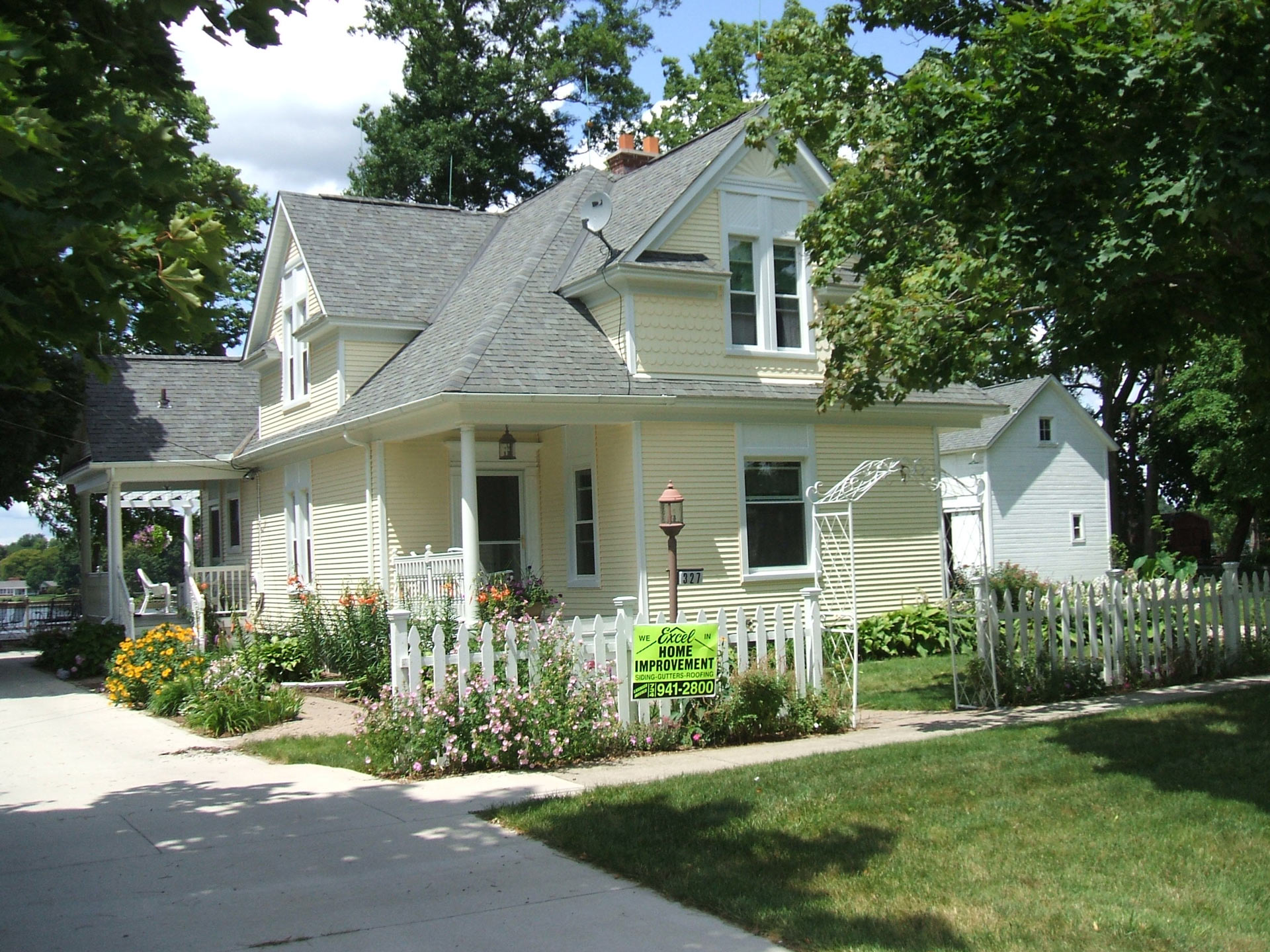 belleville-mi-home-refresh-08 Historical home refresh in Belleville MI facade