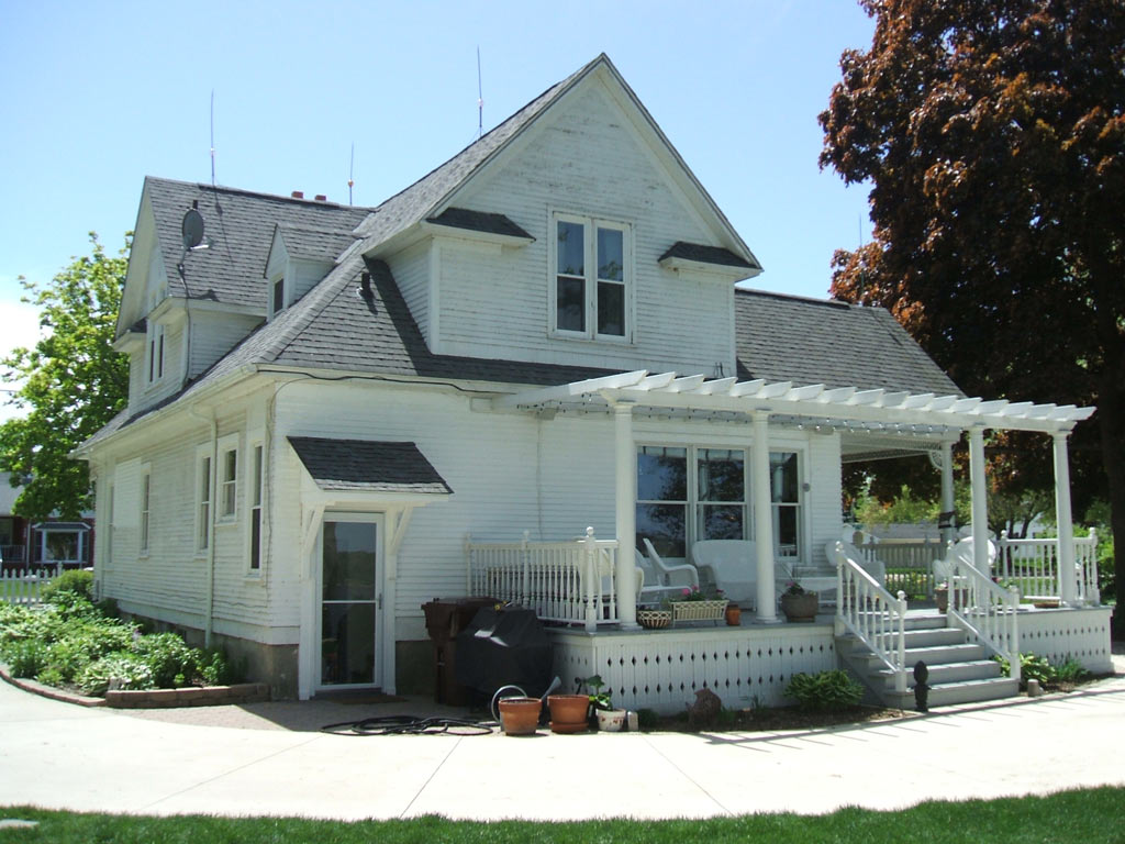 belleville-mi-home-refresh-before-01 Historical home refresh in Belleville MI before