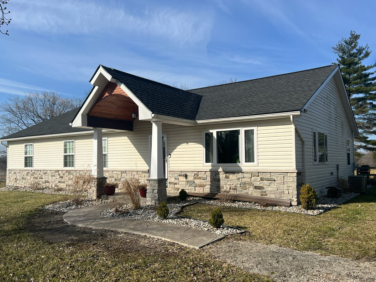Siding project in Ypsilanti - before